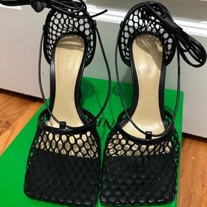 Brand New Bottega Veneta Stretch Web Sandal